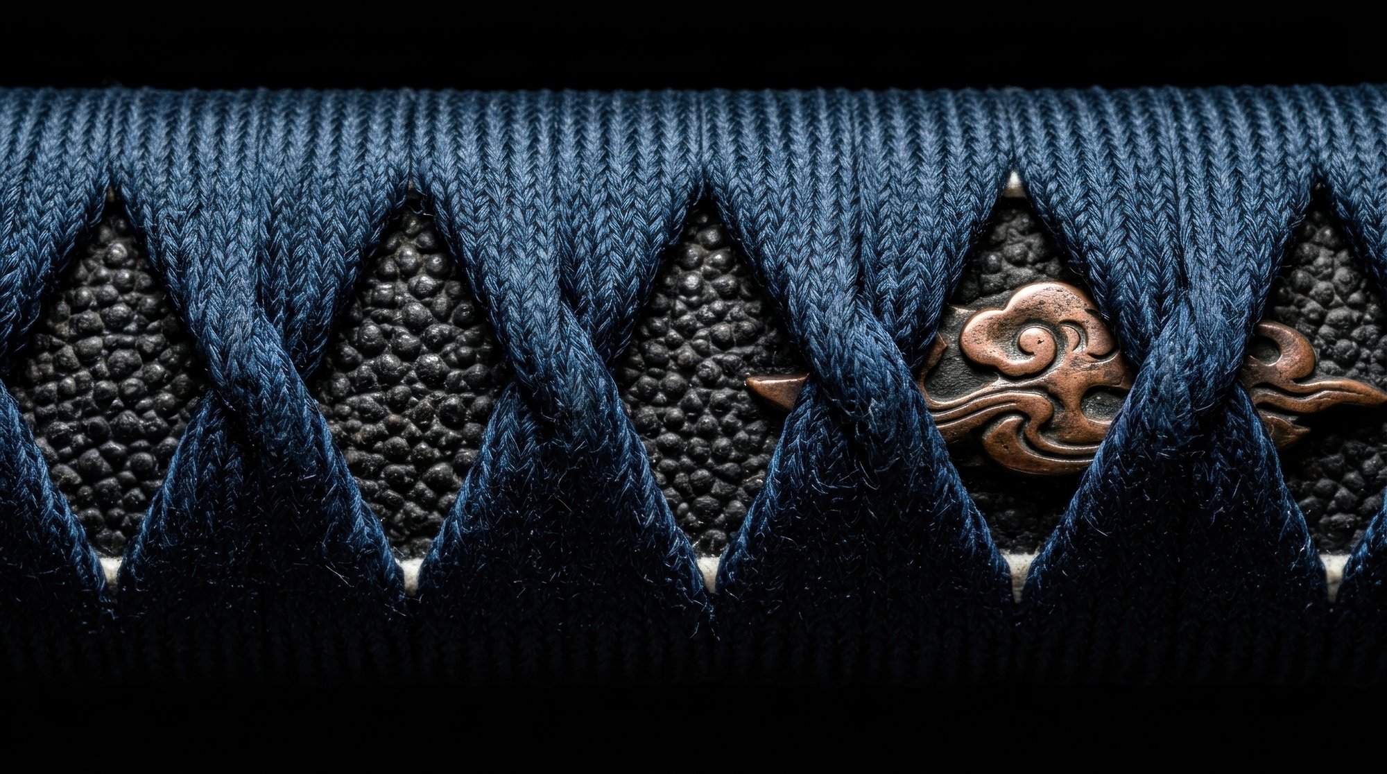 Ricamo su denim con texture moderna